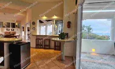 En venta Residencia con vista al Mar
