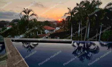 En venta Residencia con vista al Mar