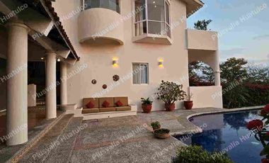 En venta Residencia con vista al Mar