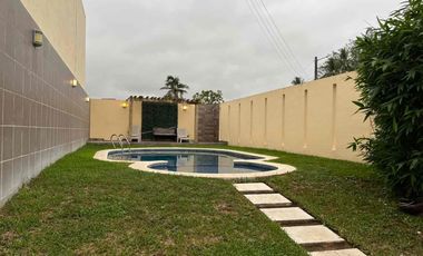 CASA EN RENTA AMUEBLADA Y CLIMATIZADA EN PRIVADA CON 3 RECÁMARAS, ALBERCA. CERCA DE PLAYAS Y PLAZAS EN BOCA DEL RÍO CON MTTO INCLUIDO $16,999