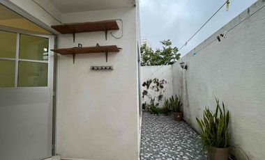 CASA EN RENTA AMUEBLADA Y CLIMATIZADA EN PRIVADA CON 3 RECÁMARAS, ALBERCA. CERCA DE PLAYAS Y PLAZAS EN BOCA DEL RÍO CON MTTO INCLUIDO $16,999