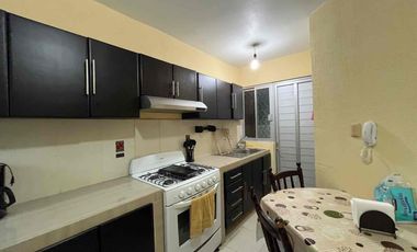 CASA EN RENTA AMUEBLADA Y CLIMATIZADA EN PRIVADA CON 3 RECÁMARAS, ALBERCA. CERCA DE PLAYAS Y PLAZAS EN BOCA DEL RÍO CON MTTO INCLUIDO $16,999