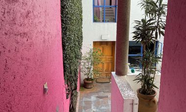VENTA CASA ESTILO BARRAGÁN EN LA CALLE SANTIAGO, COL. LOMAS QUEBRADAS