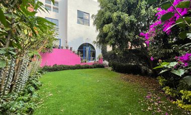 VENTA CASA ESTILO BARRAGÁN EN LA CALLE SANTIAGO, COL. LOMAS QUEBRADAS