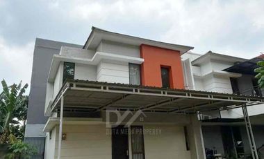 Rumah cantik dijual cepat,siap huni letak strategis