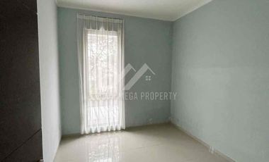 Rumah cantik dijual cepat,siap huni letak strategis