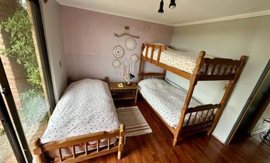 SE VENDE PARCELA CON CASA SOLIDA EN CONDOMINIO