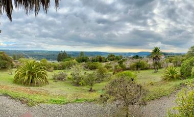 SE VENDE PARCELA CON CASA SOLIDA EN CONDOMINIO