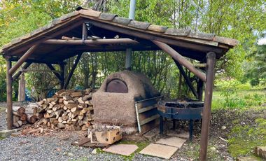 SE VENDE PARCELA CON CASA SOLIDA EN CONDOMINIO