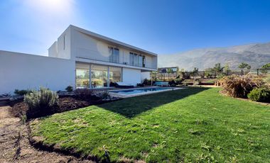 casa de 4 dormitorios 3 en suite en las Brisas de Chicureo