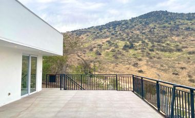 Casa en venta 4 d y 3 b piscina vista panóramica en Chicureo