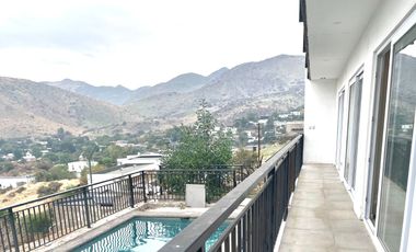 Casa en venta 4 d y 3 b piscina vista panóramica en Chicureo