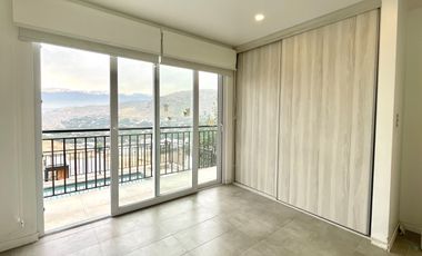 Casa en venta 4 d y 3 b piscina vista panóramica en Chicureo