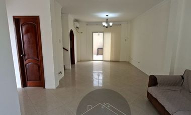 En Machala LInda Casa en Alquiler dentro de Urbanización Privada ubicada a 3 minutos del Centro