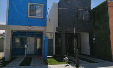 RENTA DE DE ESTUDIO  DE DOS PISOS  con servicios incluidos