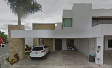 Hermosa Propiedad en Fracc Gran Santa Fe II, Mérida, Yucatán