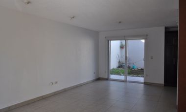 Venta de Casa en Residencial El Rincón, a un lado del Salón Flamingos, 10 minutos a zona Rio