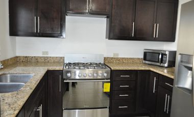 Venta de Casa en Residencial El Rincón, a un lado del Salón Flamingos, 10 minutos a zona Rio