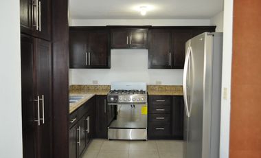 Venta de Casa en Residencial El Rincón, a un lado del Salón Flamingos, 10 minutos a zona Rio