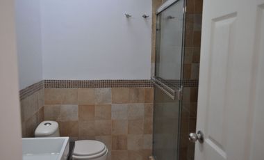 Venta de Casa en Residencial El Rincón, a un lado del Salón Flamingos, 10 minutos a zona Rio