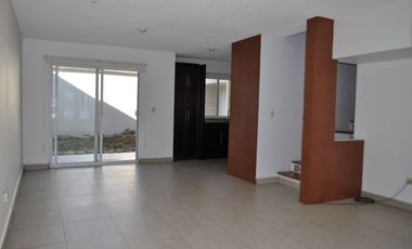 Venta de Casa en Residencial El Rincón, a un lado del Salón Flamingos, 10 minutos a zona Rio