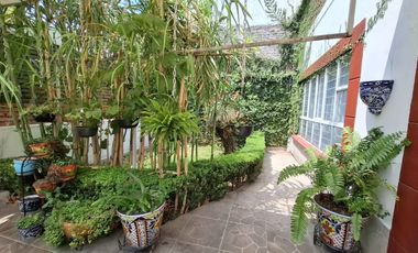 Hermosa casa muy amplia, muy ubicada, totalmente renovada.