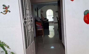 Hermosa casa muy amplia, muy ubicada, totalmente renovada.