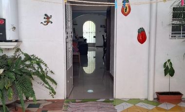 Hermosa casa muy amplia, muy ubicada, totalmente renovada.