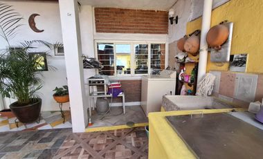 Hermosa casa muy amplia, muy ubicada, totalmente renovada.
