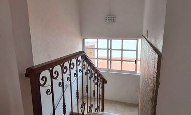 Hermosa casa muy amplia, muy ubicada, totalmente renovada.