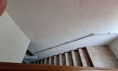 Hermosa casa muy amplia, muy ubicada, totalmente renovada.