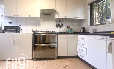 VENDO EXCELENTE CASA 3D/3B EN CHILLÁN