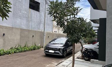 Dijual Rumah Di Jatibening Pondok Gede Bekasi [AKSES 2 MOBIL] Dekat Stasiun LRT Cikunir [AR157]