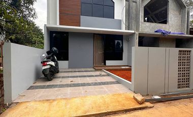 Rumah Dijual 2 Lantai Harga 1 Lantai Siap Huni Di Jatiasih Kota Bekasi dkt Jl Wibawa Mukti [AR158]