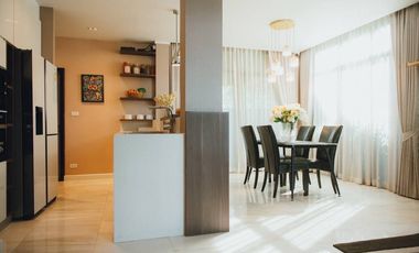 🏡 𝗙𝗼𝗿 𝗿𝗲𝗻𝘁 Luxury 3-storey Modern Tropical house near Ruamchok intersection with swimming pool and central fitness center