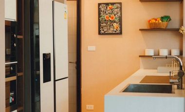 🏡 𝗙𝗼𝗿 𝗿𝗲𝗻𝘁 Luxury 3-storey Modern Tropical house near Ruamchok intersection with swimming pool and central fitness center