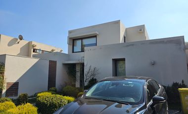 Casa en venta 3D Y 3 B en Piedra Roja Chicureo piscina y quincho