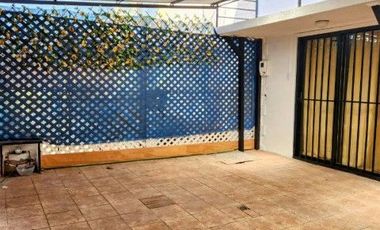 Se vende amplia casa de dos pisos, A. Hospicio