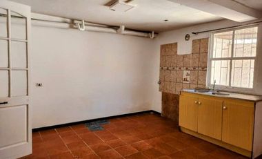 Se vende amplia casa de dos pisos, A. Hospicio