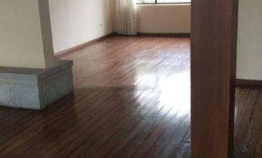 Se vende en buenas condiciones habitables, casa ubicada en uno de los sectores privilegiados de Quito.
