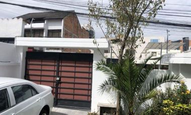 Se vende en buenas condiciones habitables, casa ubicada en uno de los sectores privilegiados de Quito.