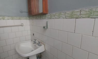 Se arrienda amplio departamento en Subida Ecuador de Valparaíso