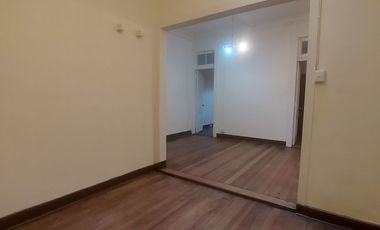 Se arrienda amplio departamento en Subida Ecuador de Valparaíso