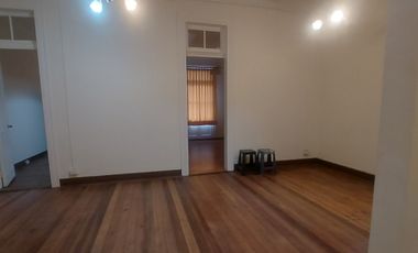 Se arrienda amplio departamento en Subida Ecuador de Valparaíso