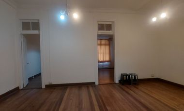 Se arrienda amplio departamento en Subida Ecuador de Valparaíso