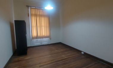 Se arrienda amplio departamento en Subida Ecuador de Valparaíso