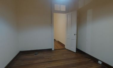 Se arrienda amplio departamento en Subida Ecuador de Valparaíso