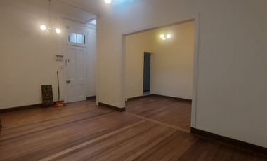 Se arrienda amplio departamento en Subida Ecuador de Valparaíso