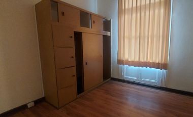 Se arrienda amplio departamento en Subida Ecuador de Valparaíso