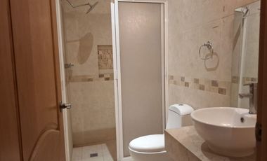 CASA EN VENTA EN JURIQUILLA, QUERETARO 3 REC, 3 BAÑOS, 3 ESTACIONAMIENTOS  317 M2